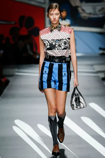 Look 23